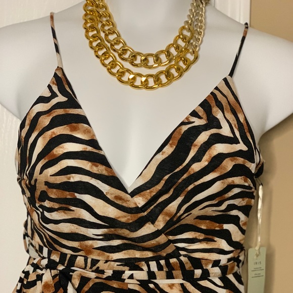 NWT Leopard Jumpsuit Size Large - Picture 2 of 8